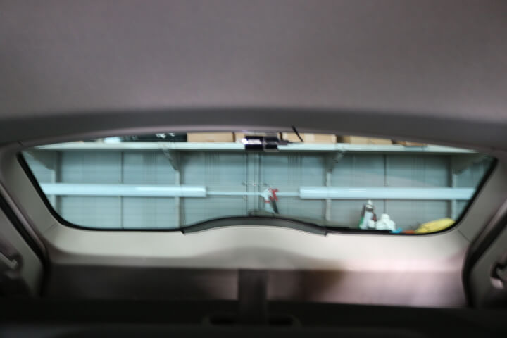 平成26年BMW3シリーズのカーフィルム施工後内側のリアガラス
