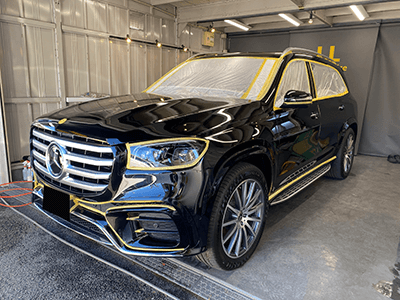 マスキングした後のベンツGLSの画像