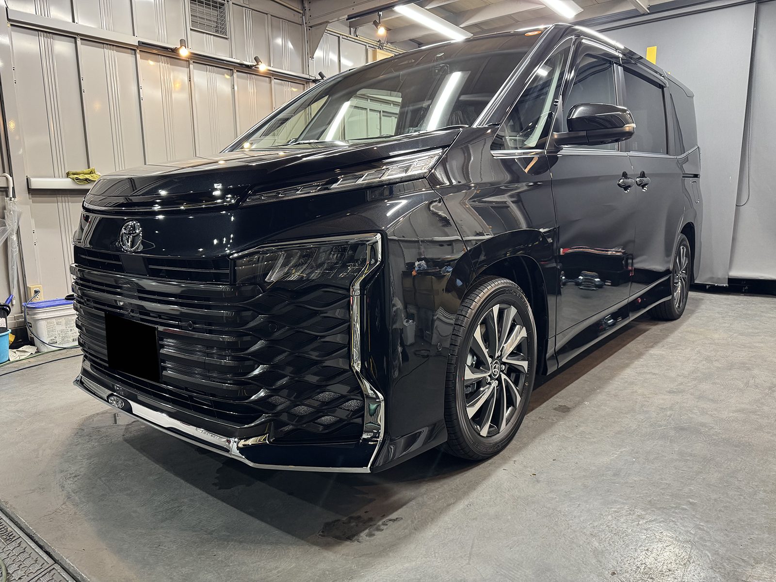 令和7年のヴォクシーの車コーティング施工後