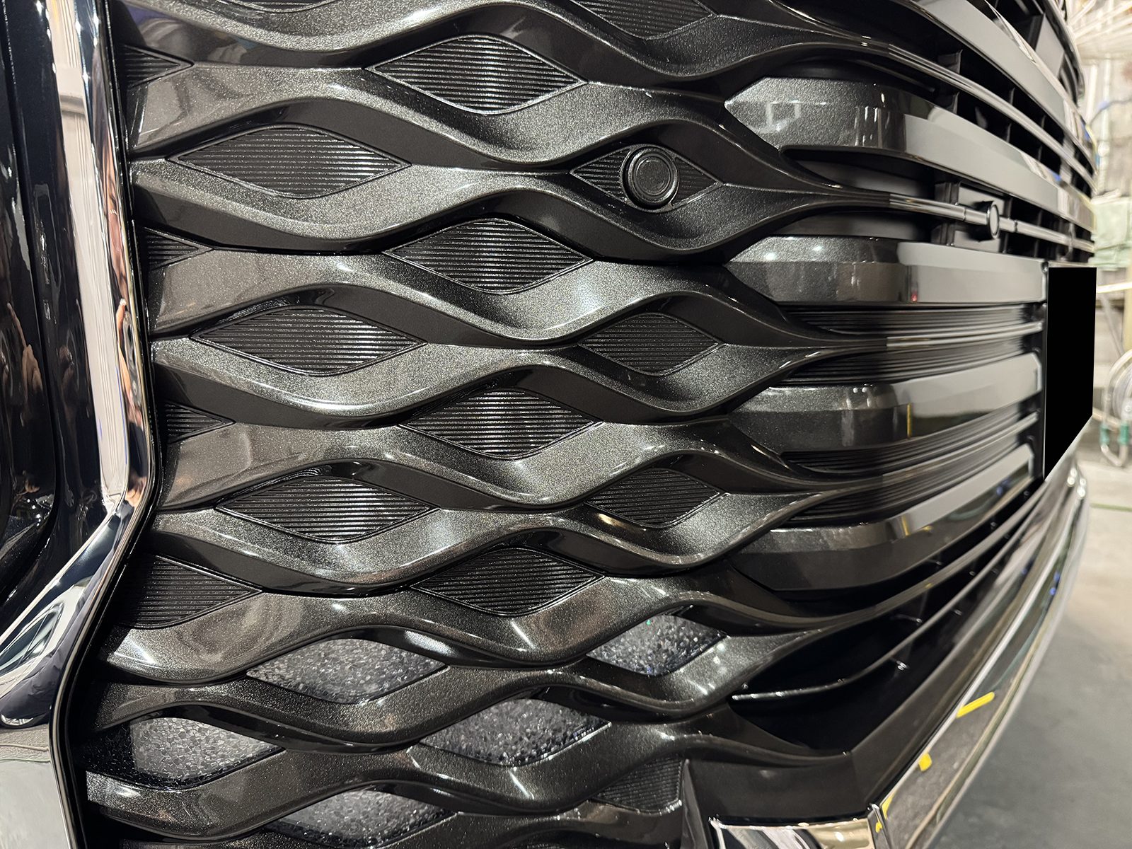 令和7年のヴォクシーの車コーティング施工後グリル