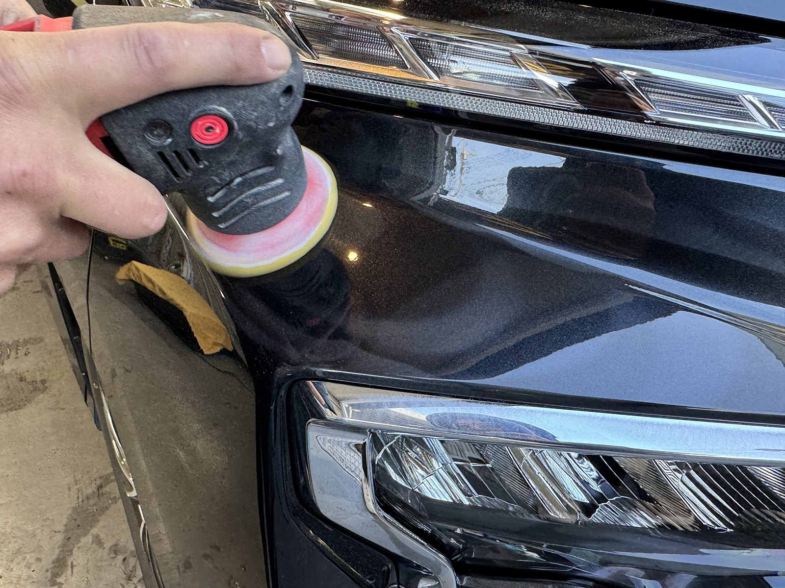 令和7年のヴォクシーの車コーティングの磨き