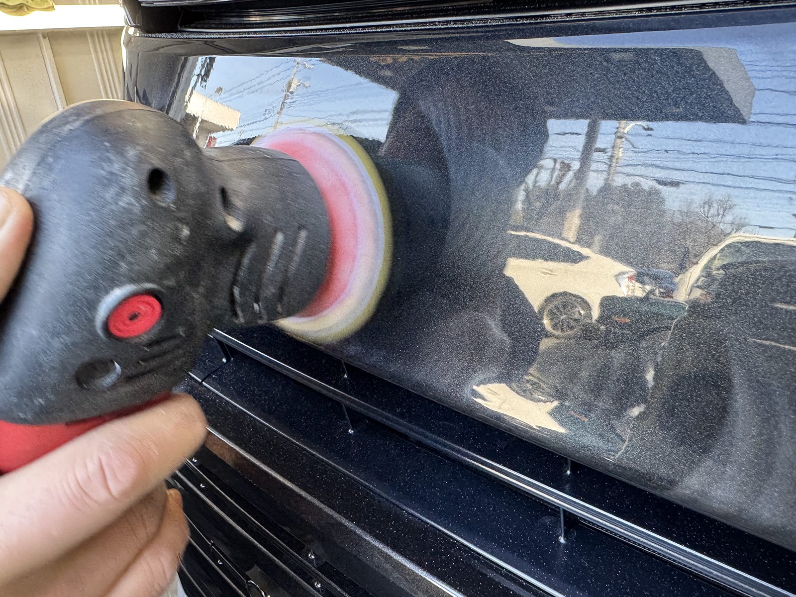 令和7年のヴォクシーの車コーティングの磨き