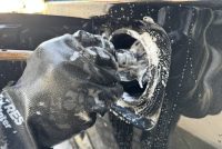 令和7年のヴォクシーの車コーティング施工前の洗車