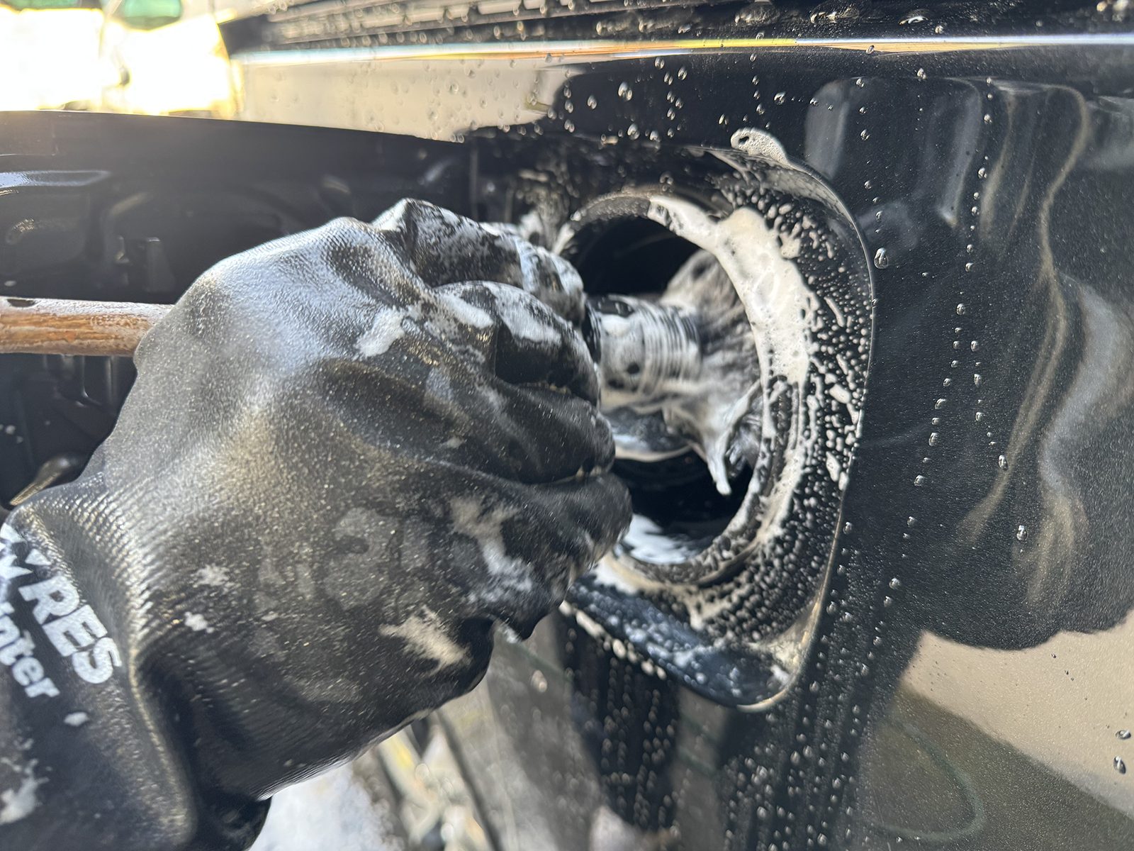 令和7年のヴォクシーの車コーティング施工前の洗車