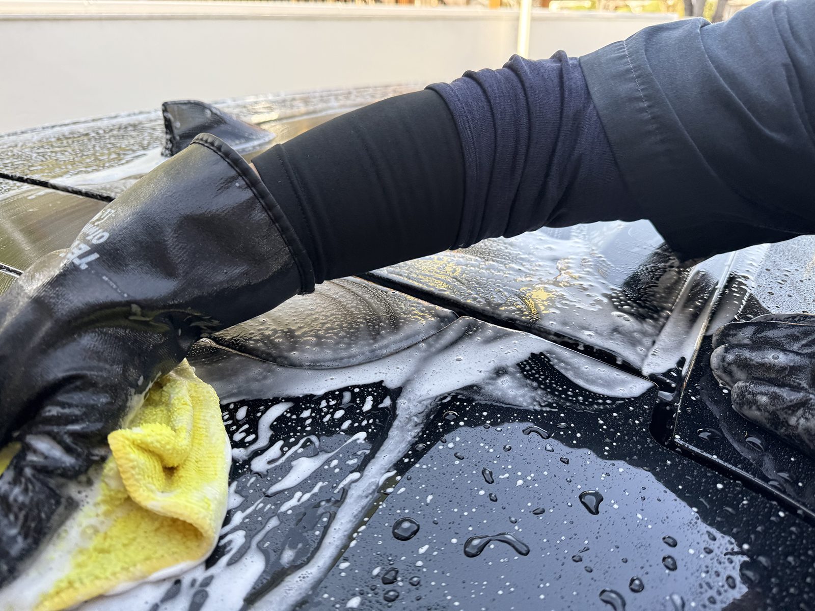 令和7年のヴォクシーの車コーティング施工前の洗車