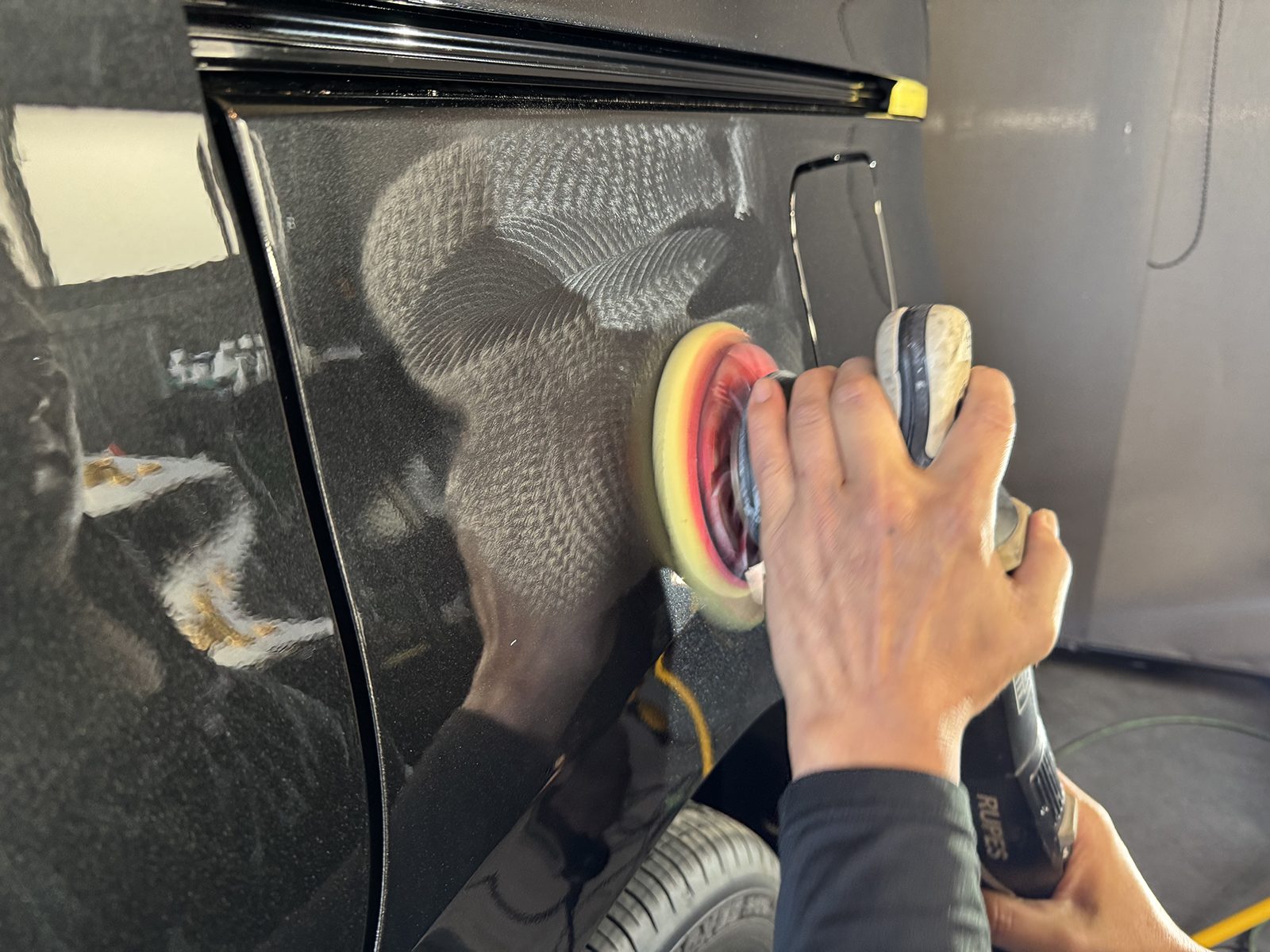 令和7年のヴォクシーの車コーティングの磨き