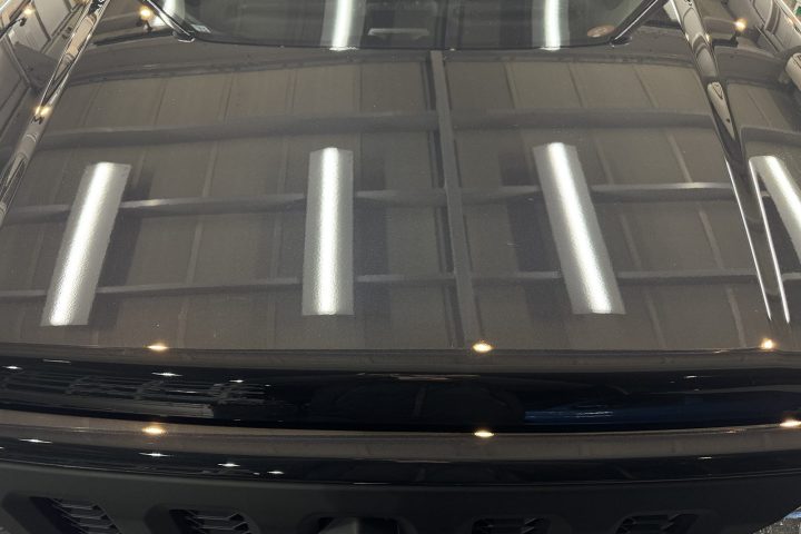 ジムニーの車コーティング施工後のボンネット