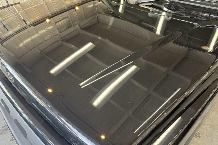 ジムニーの車コーティング施工前のボンネット