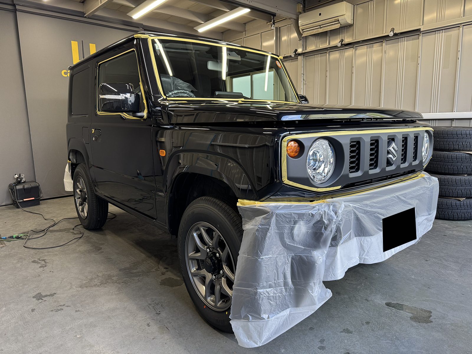 ジムニーの車コーティング前のマスキング