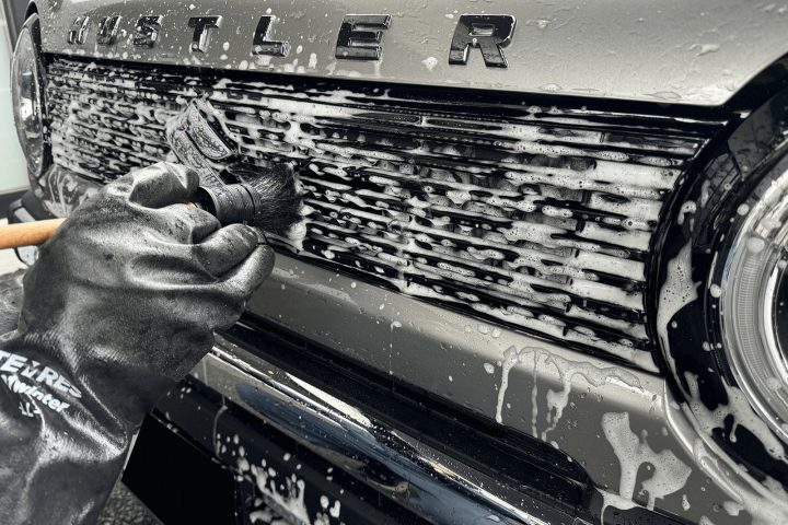 ハスラーのグリル洗車