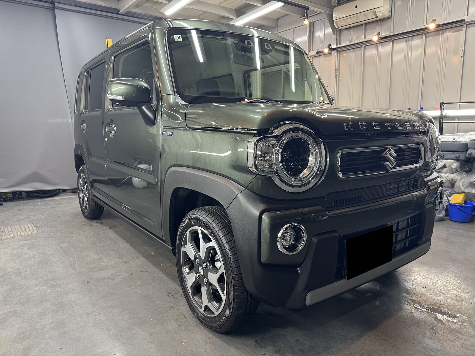 令和7年式ハスラーの車コーティング施工後右前