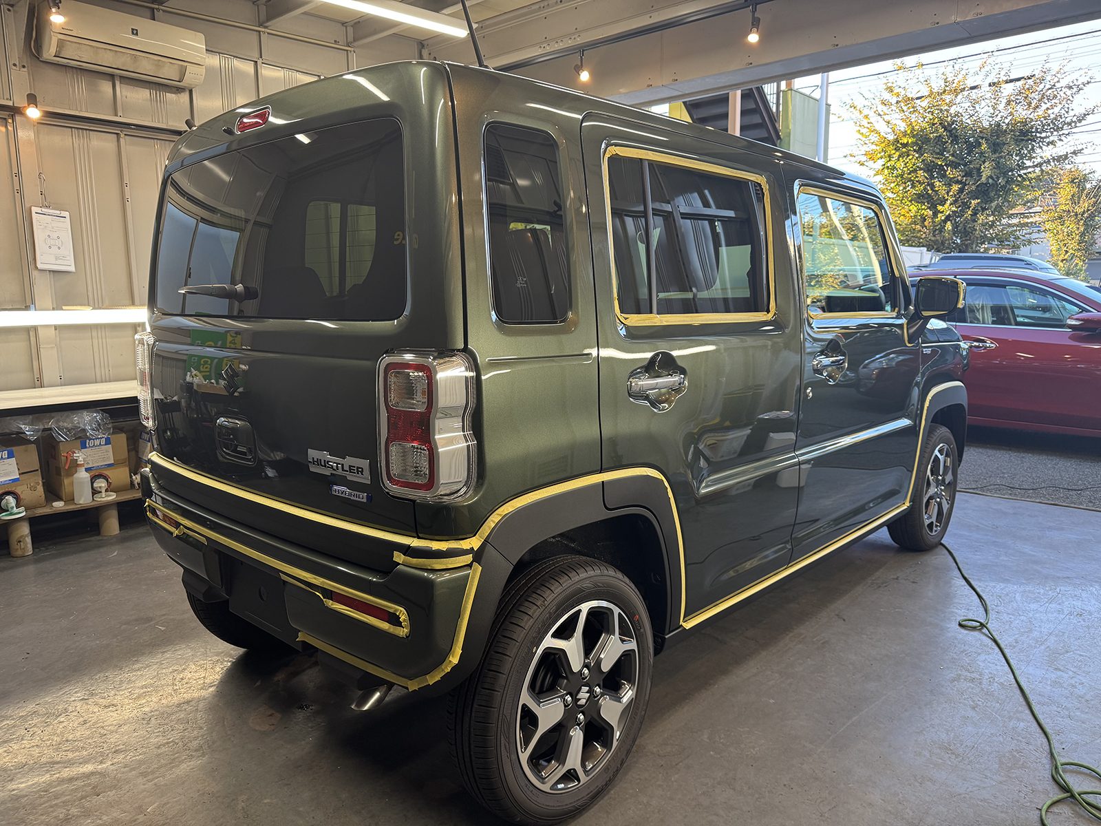 令和7年式ハスラーの車コーティングのマスキング