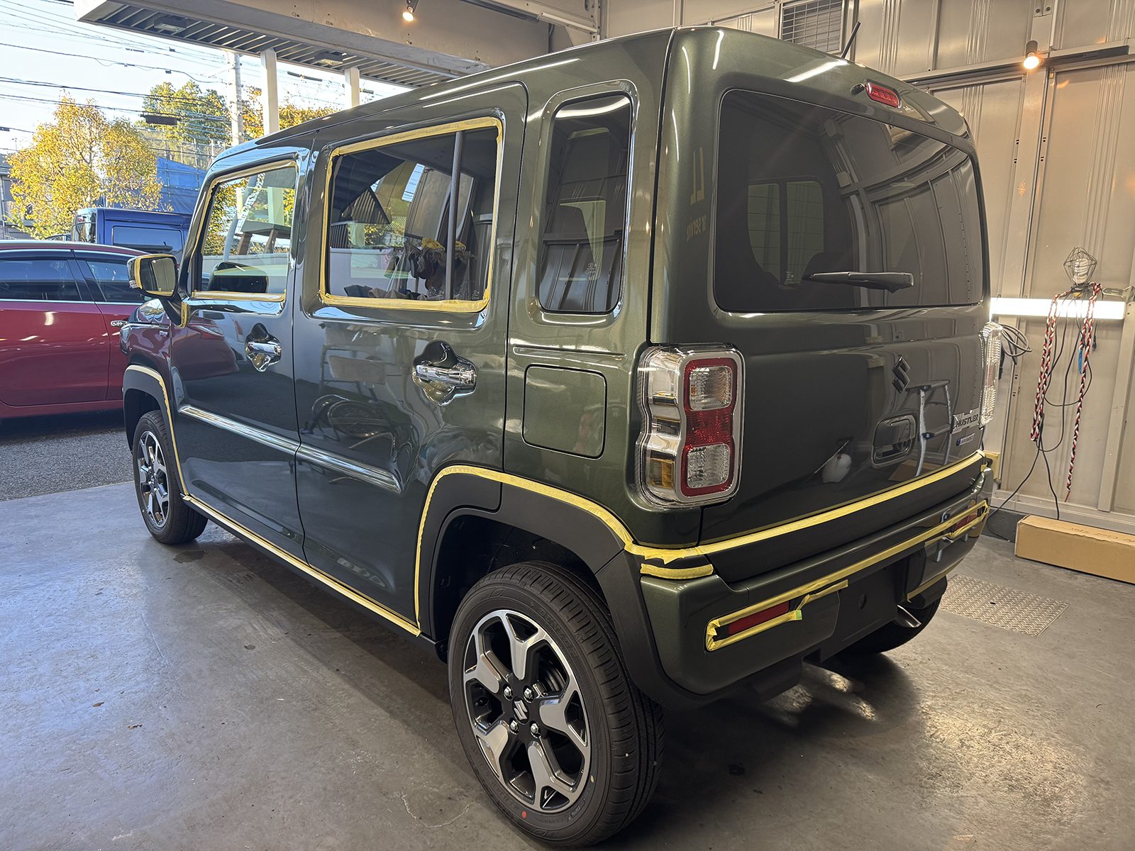 令和7年式ハスラーの車コーティングのマスキング