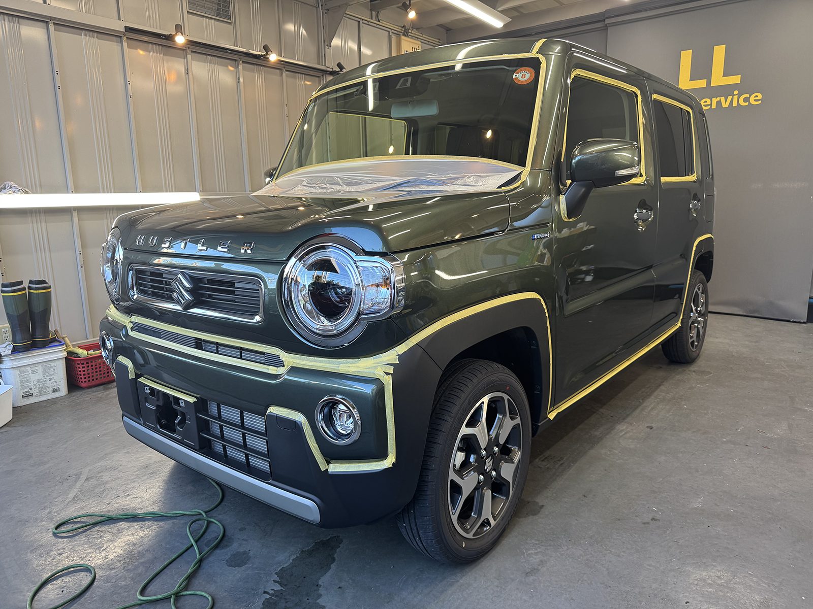令和7年式ハスラーの車コーティングのマスキング