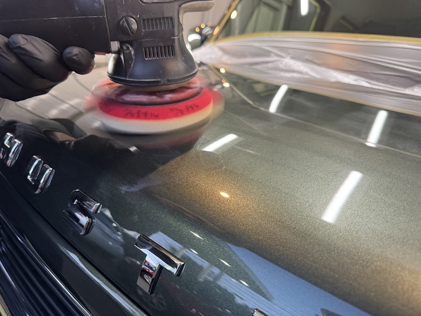 令和7年式ハスラーの車コーティングの磨き