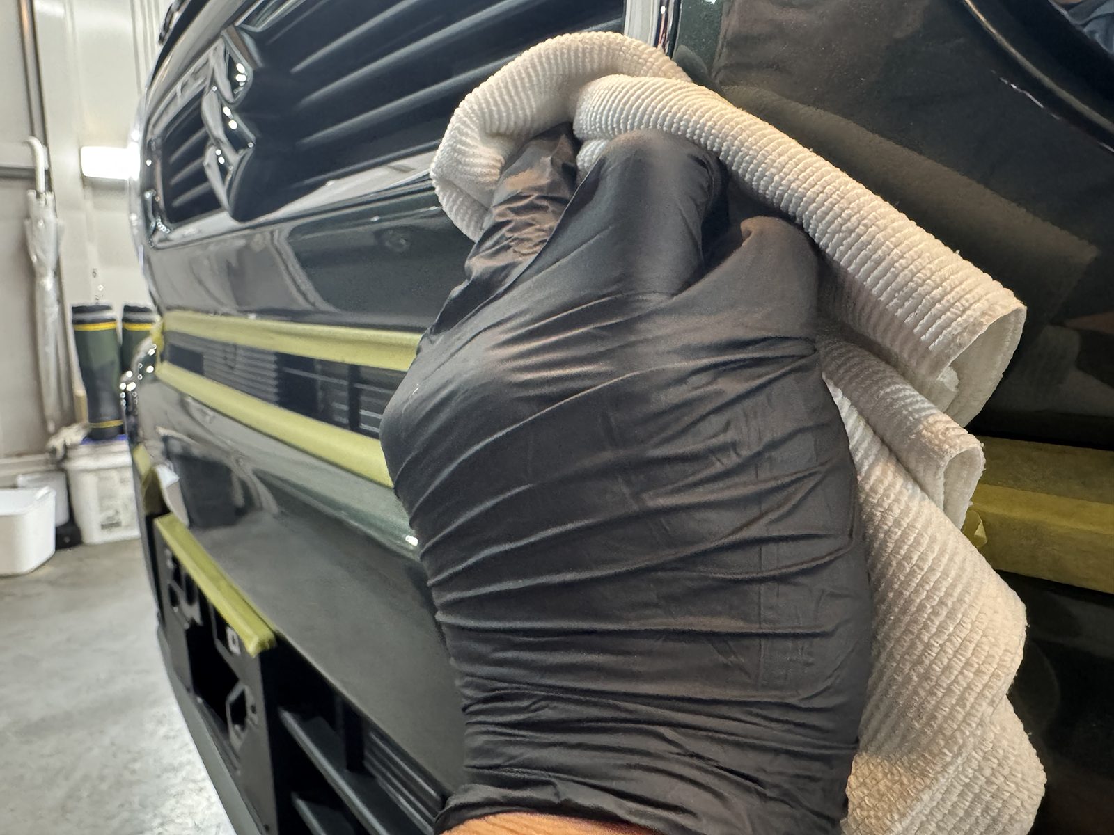 令和7年式ハスラーの車コーティング拭き上げ