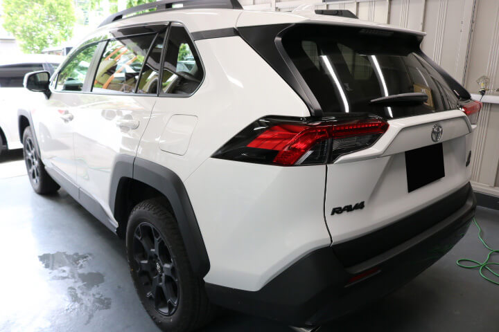 RAV4のカーフィルム施工前
