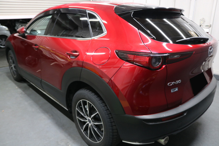 令和4年CX-30のカーフィルム施工後の左後ろ

