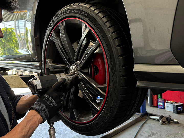 ゴルフタイヤ交換