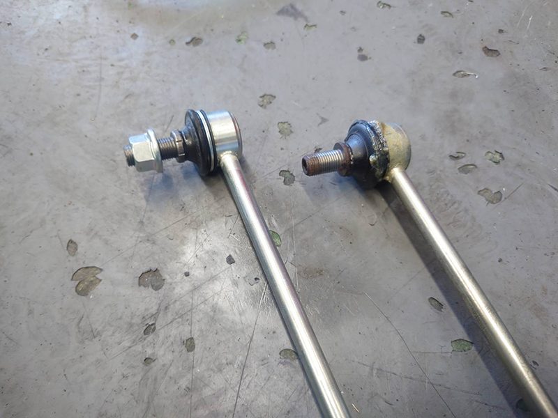 平成29年シエンタのフロント左右スタビライザーリンク部品