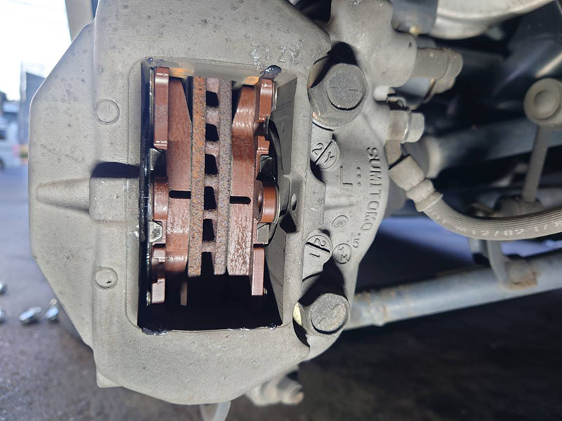 平成15年式のセルシオのブレーキパッド交換後