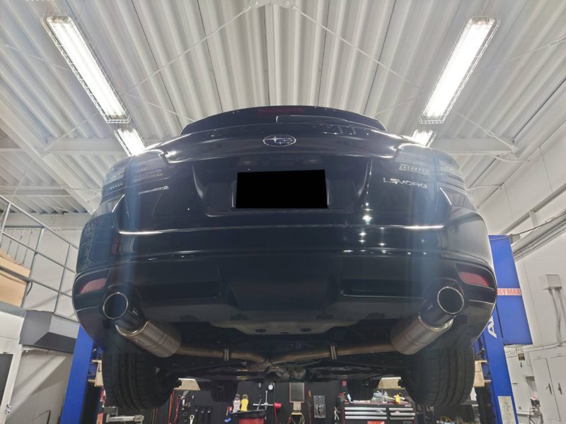 平成27年式レヴォーグのリフトアップ