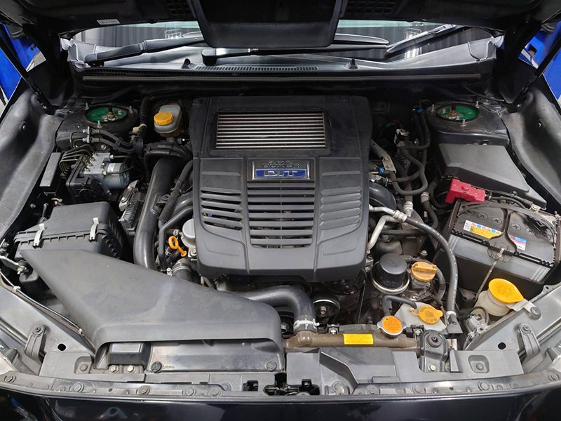 平成27年式レヴォーグのエンジンルーム