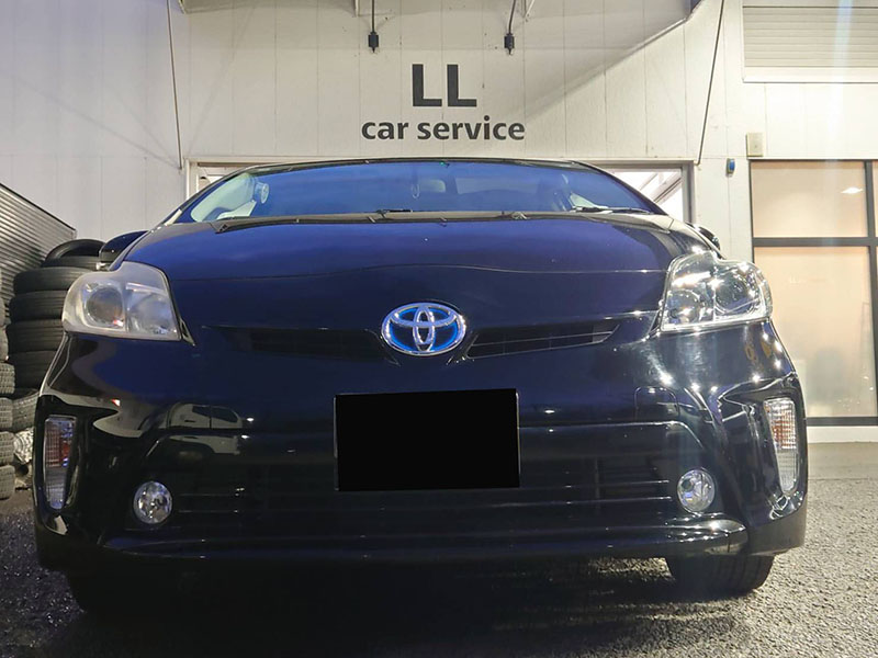 平成25年プリウスの正面