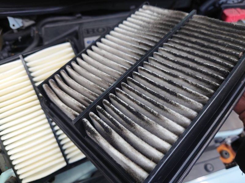 平成27年式N-BOXのエアーエレメントの汚れ